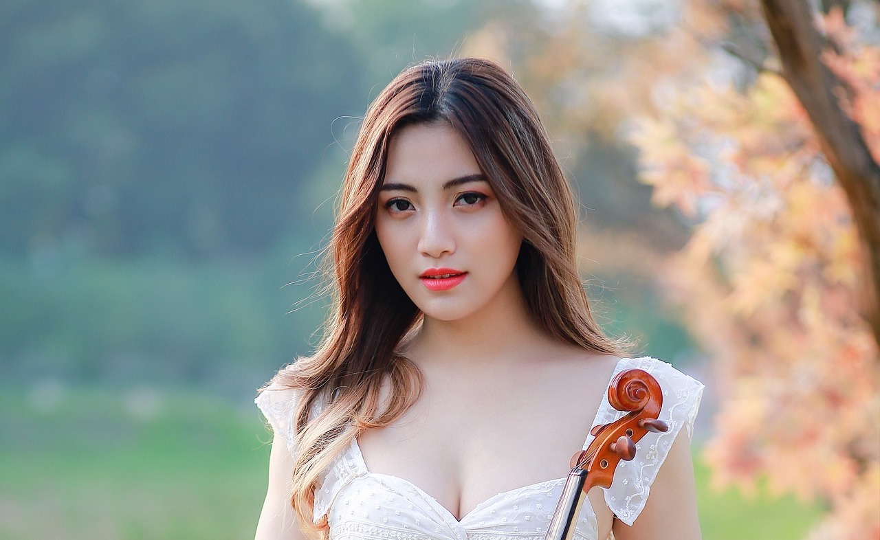 Violinist_Portrait_intoLandscape